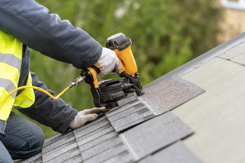 installing asphalt shingles